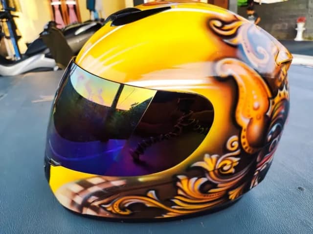 Jak pomalować kask motocyklowy - uniknij najczęstszych błędów Jak pomalować kask motocyklowy - uniknij najczęstszych błędów